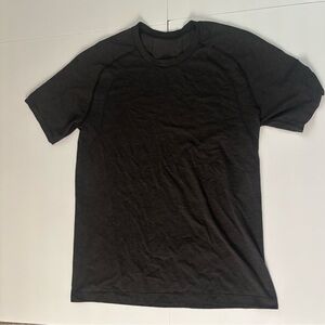 Lululemon Metal Vent Tech Short Sleeve Shirt – Men’s Medium Performance Training